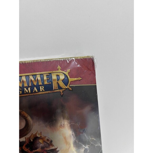 Warhammer 40K "Slaves to Darkness" Chaos Battledom - Age of Sigmar Hardback Book - Picture 2 of 4